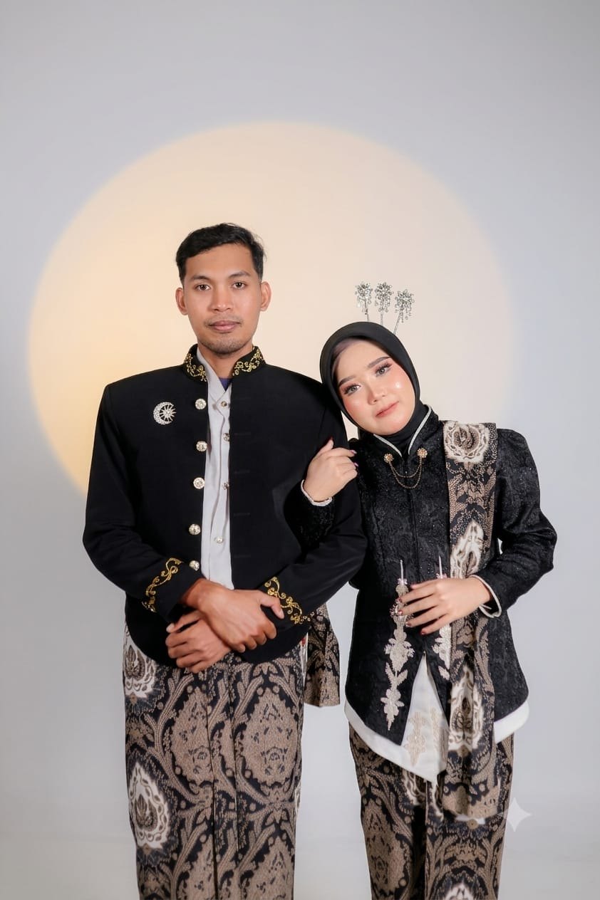 Foto mempelai Fitri dan David